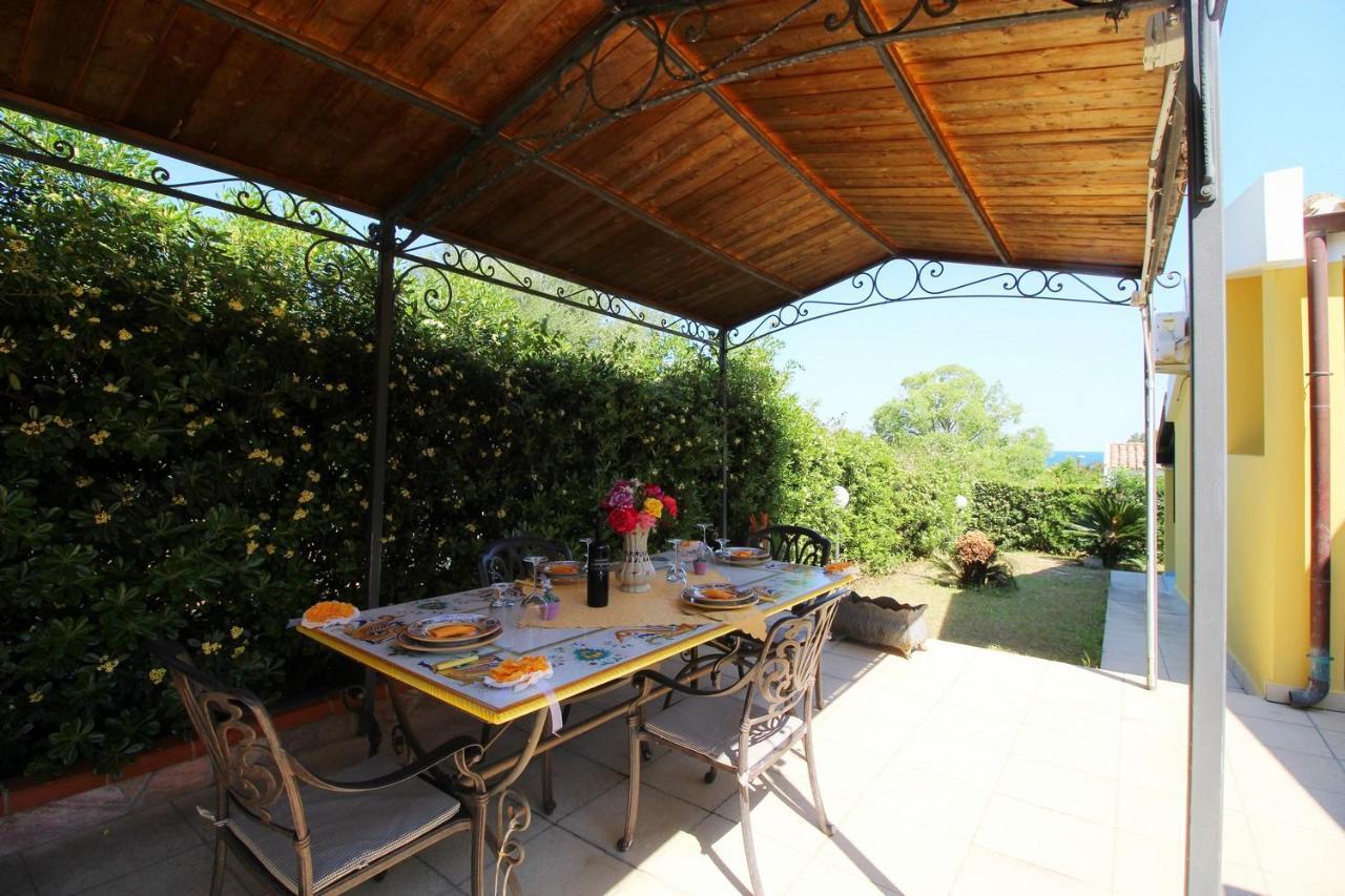 Villa Azzurra Nel Centro Di Costa Rei Exterior photo